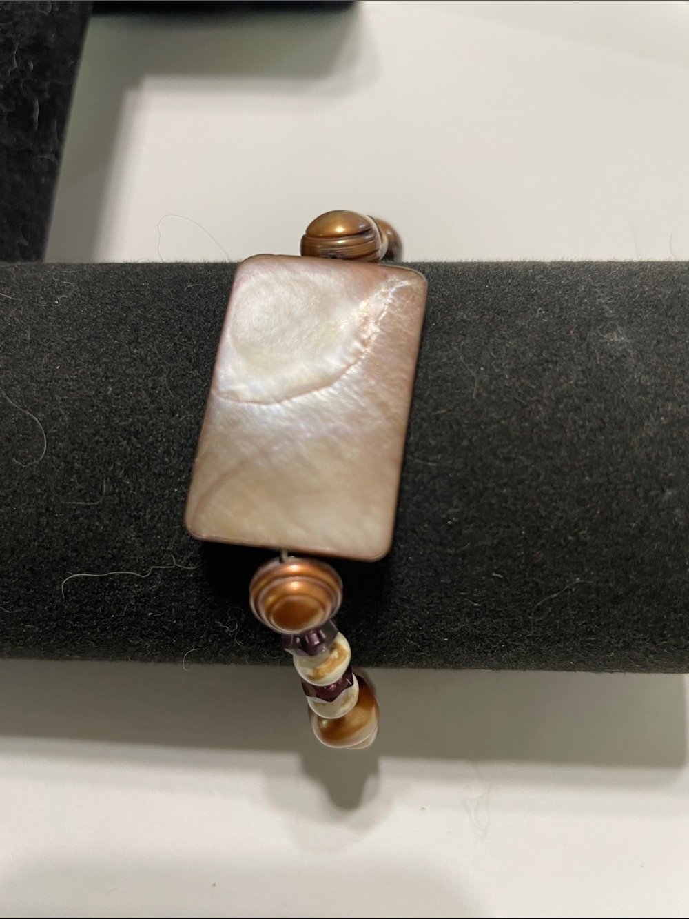 Mother-of-Pearl & Brown Bead Stretch Bracelet. 9/6/6/2